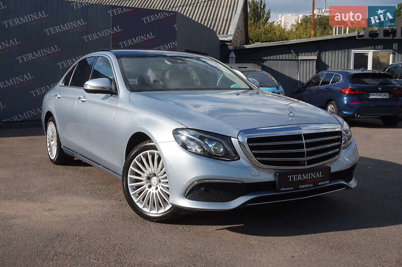 Седан Mercedes-Benz E-Class 2016 в 
