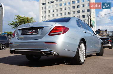 Седан Mercedes-Benz E-Class 2016 в 