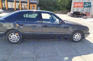 Седан Mercedes-Benz E-Class 1998 в 
