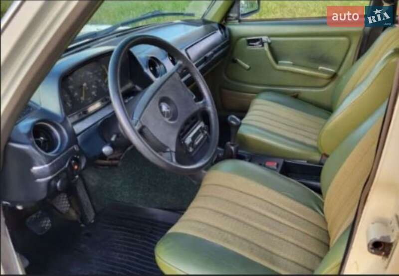 Седан Mercedes-Benz E-Class 1984 в Измаиле фото 5 Седан Mercedes-Benz E-Class 1984 в Измаиле
