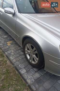 Седан Mercedes-Benz E-Class 2004 в 