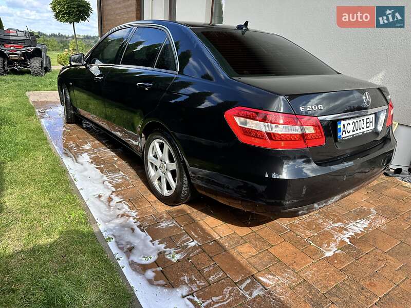 Седан Mercedes-Benz E-Class 2011 в Луцке