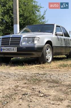 Седан Mercedes-Benz E-Class 1992 в 
