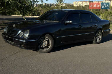Седан Mercedes-Benz E-Class 1999 в 