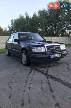 Седан Mercedes-Benz E-Class 1986 в 