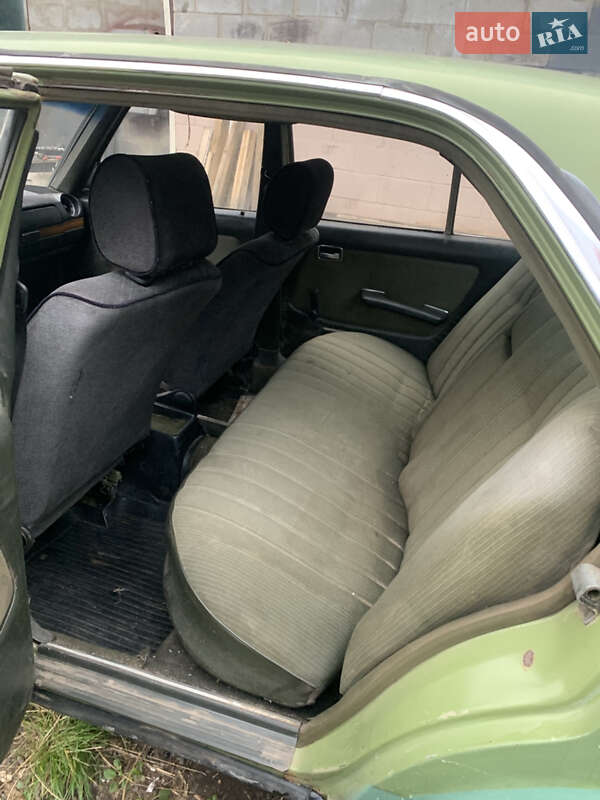 Седан Mercedes-Benz E-Class 1984 в Житомире