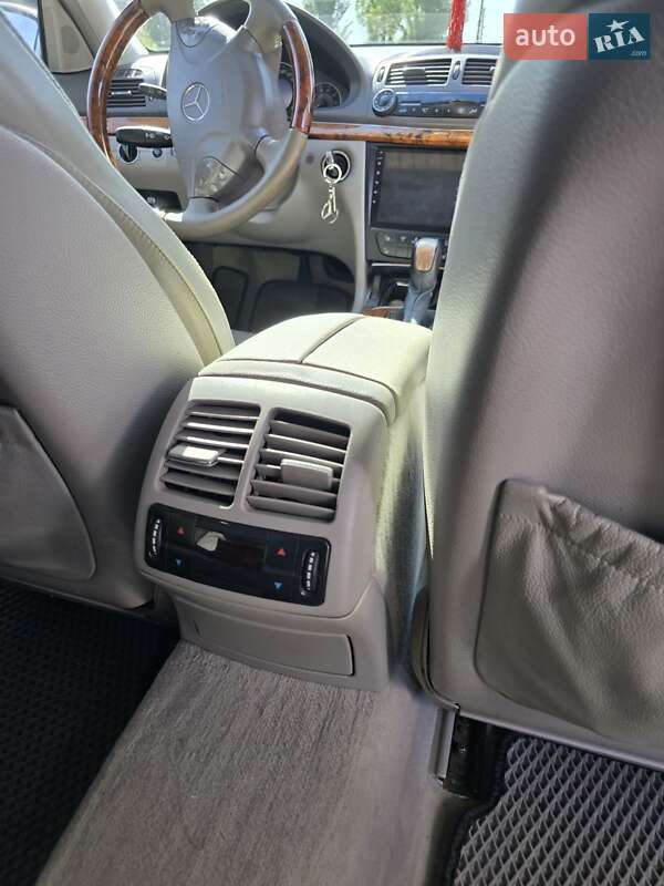 Седан Mercedes-Benz E-Class 2002 в Кривому Розі