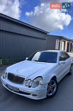 Седан Mercedes-Benz E-Class 2003 в Києві