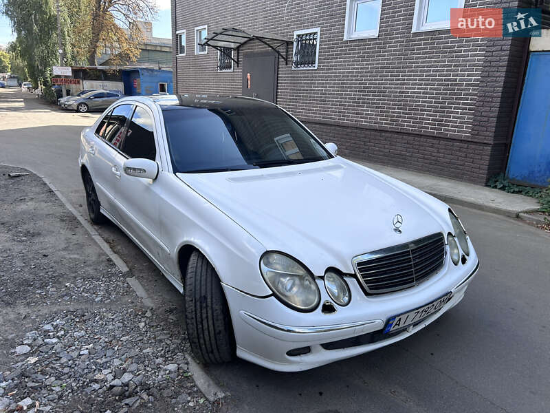 Седан Mercedes-Benz E-Class 2003 в Киеве