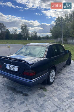 Седан Mercedes-Benz E-Class 1994 в 