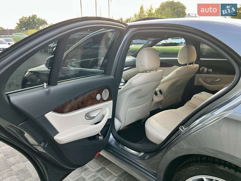 Седан Mercedes-Benz E-Class 2019 в Киеве