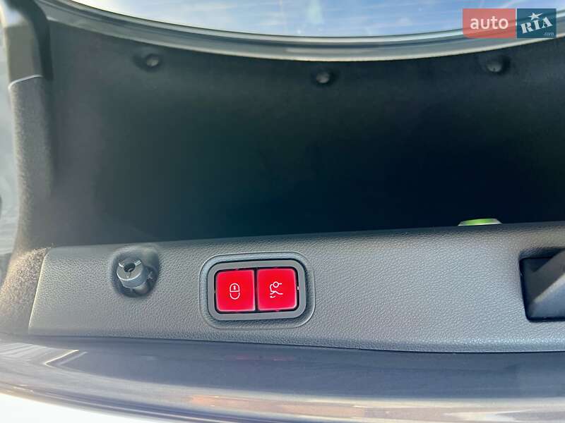 Седан Mercedes-Benz E-Class 2019 в Киеве