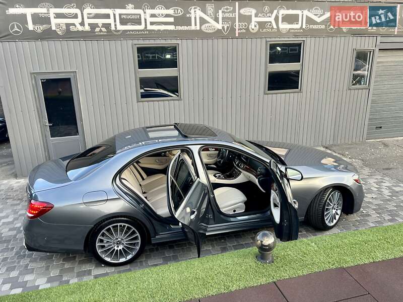 Седан Mercedes-Benz E-Class 2019 в Киеве