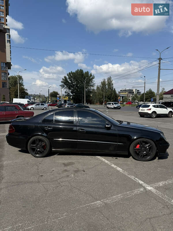 Седан Mercedes-Benz E-Class 2002 в Днепре