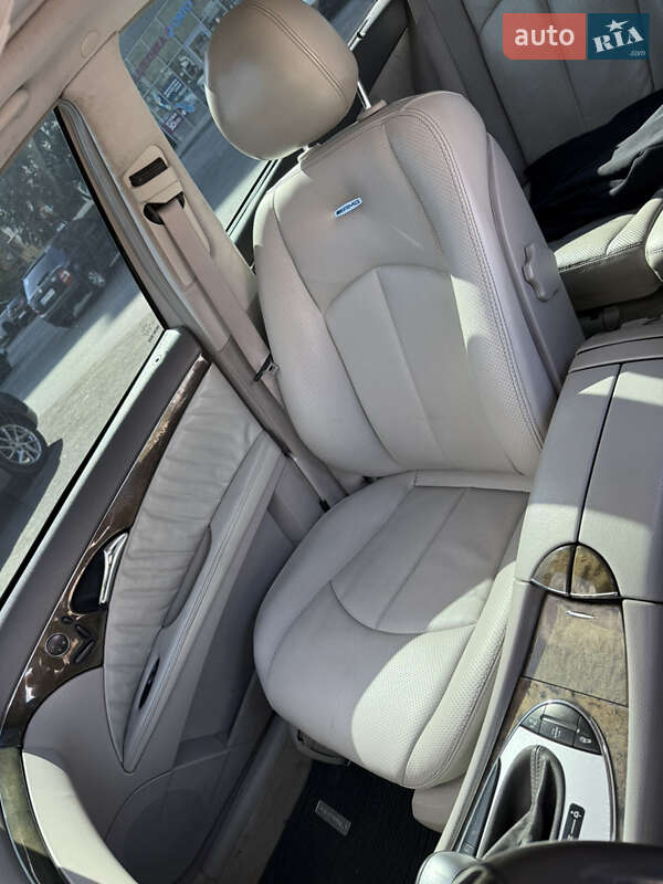 Седан Mercedes-Benz E-Class 2002 в Днепре