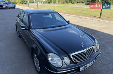 Седан Mercedes-Benz E-Class 2004 в 
