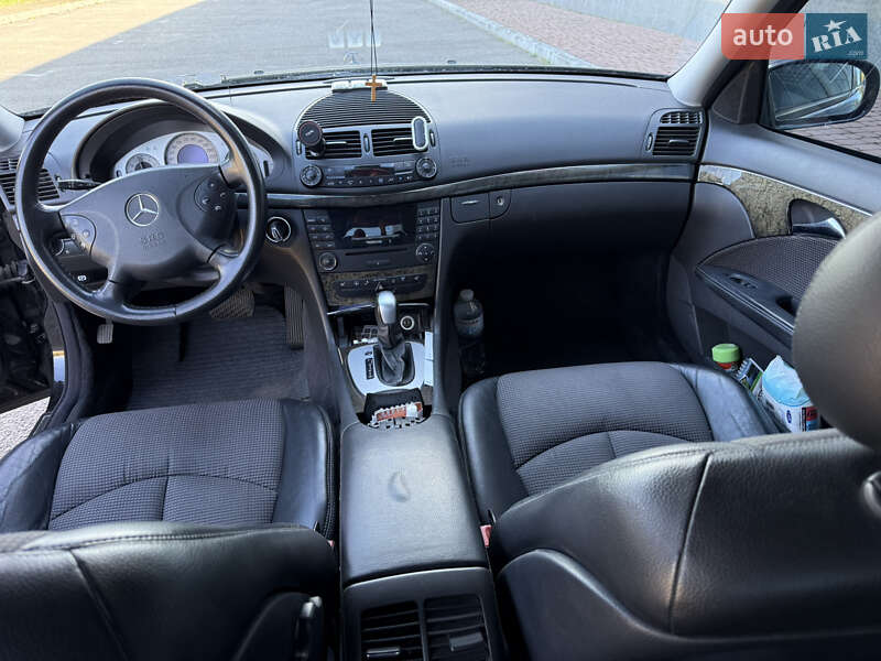 Седан Mercedes-Benz E-Class 2004 в Білій Церкві