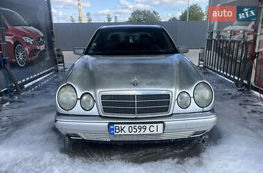 Седан Mercedes-Benz E-Class 1999 в Рівному