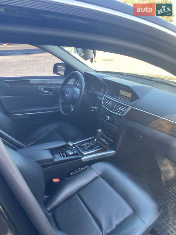 Седан Mercedes-Benz E-Class 2011 в Рівному