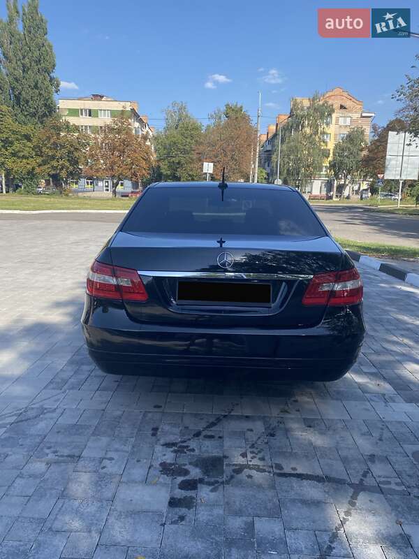 Седан Mercedes-Benz E-Class 2011 в Рівному