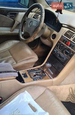 Седан Mercedes-Benz E-Class 1999 в 