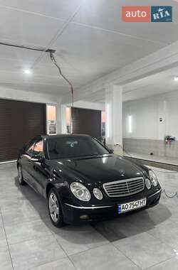 Седан Mercedes-Benz E-Class 2002 в Белках