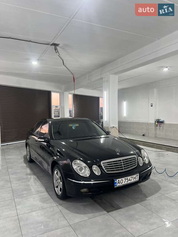 Седан Mercedes-Benz E-Class 2002 в Белках