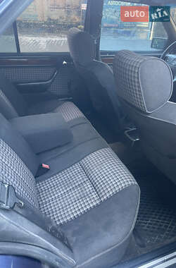 Седан Mercedes-Benz E-Class 1995 в 