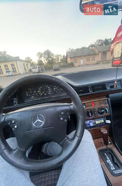 Седан Mercedes-Benz E-Class 1995 в 