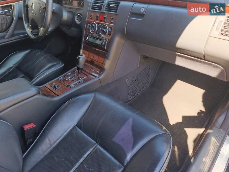 Седан Mercedes-Benz E-Class 1999 в Кривому Розі