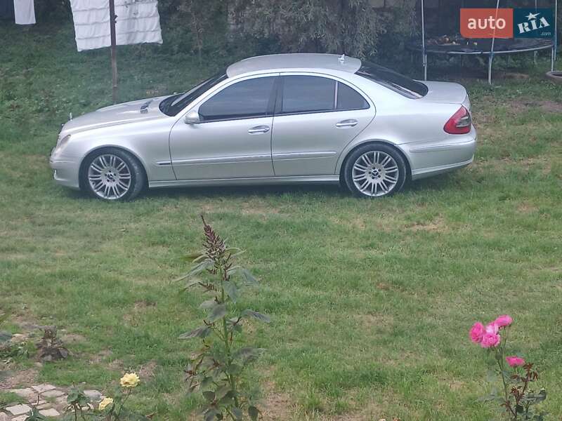 Седан Mercedes-Benz E-Class 2008 в Львове