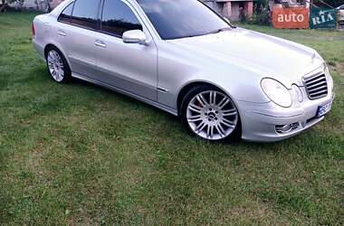 Седан Mercedes-Benz E-Class 2008 в 