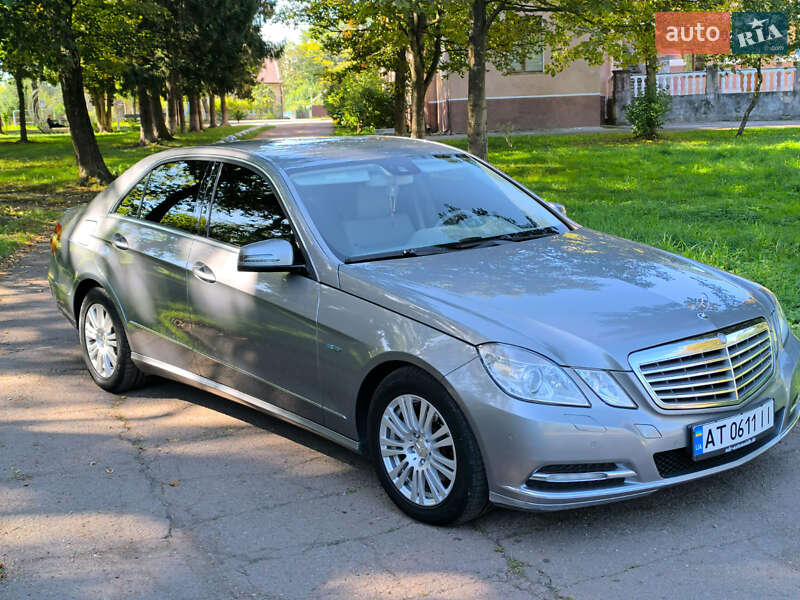 Седан Mercedes-Benz E-Class 2012 в Калуше