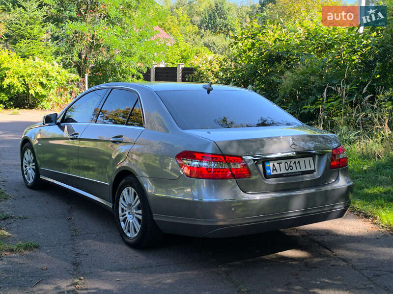 Седан Mercedes-Benz E-Class 2012 в Калуше