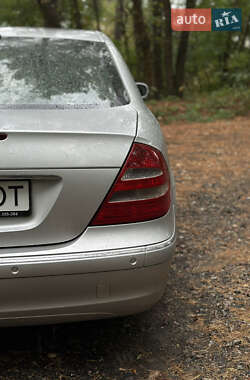 Седан Mercedes-Benz E-Class 2003 в 