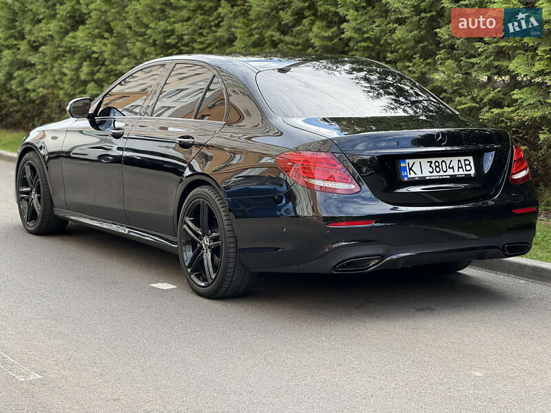 Седан Mercedes-Benz E-Class 2017 в Киеве