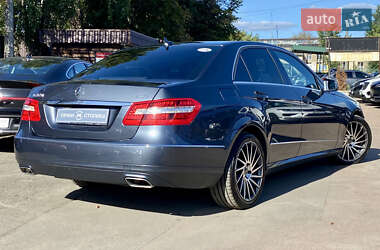 Седан Mercedes-Benz E-Class 2011 в 