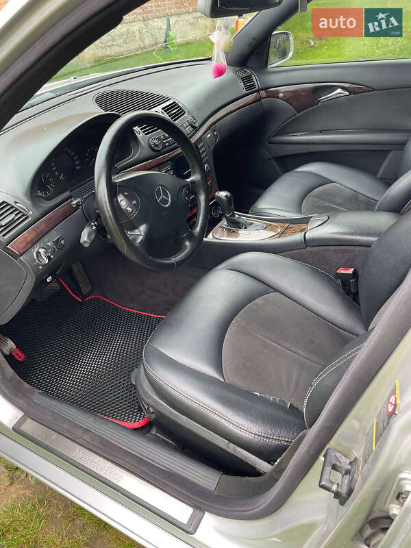 Седан Mercedes-Benz E-Class 2003 в Яворове