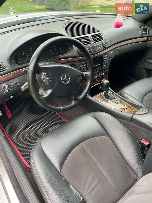 Седан Mercedes-Benz E-Class 2003 в Яворове