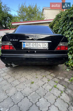 Седан Mercedes-Benz E-Class 1995 в 