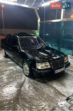 Седан Mercedes-Benz E-Class 1995 в 