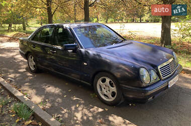 Седан Mercedes-Benz E-Class 1996 в 