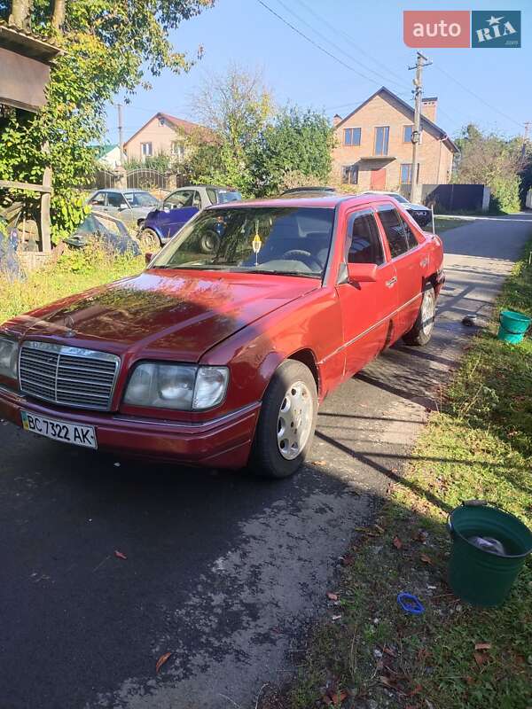 Седан Mercedes-Benz E-Class 1994 в Львове