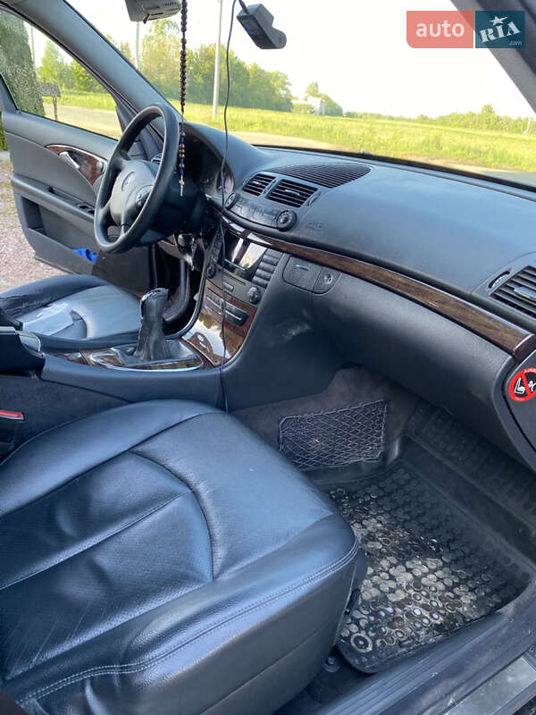 Седан Mercedes-Benz E-Class 2004 в Самборе