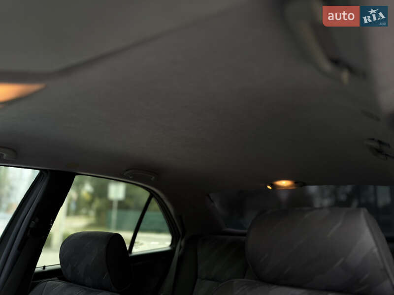 Седан Mercedes-Benz E-Class 1999 в Вараше