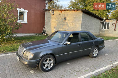 Седан Mercedes-Benz E-Class 1988 в 
