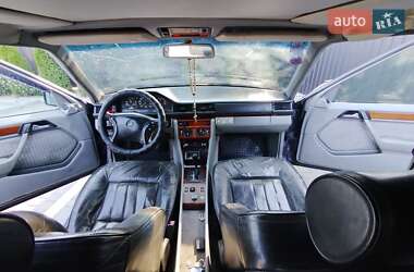 Седан Mercedes-Benz E-Class 1995 в 