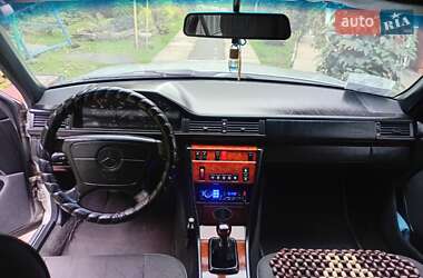 Седан Mercedes-Benz E-Class 1995 в 
