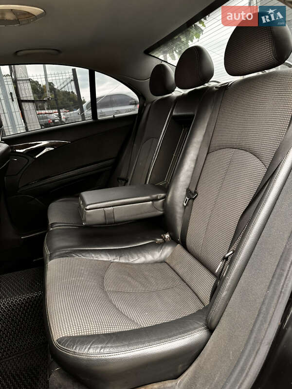 Седан Mercedes-Benz E-Class 2003 в Дубно фото 47 Седан Mercedes-Benz E-Class 2003 в Дубно