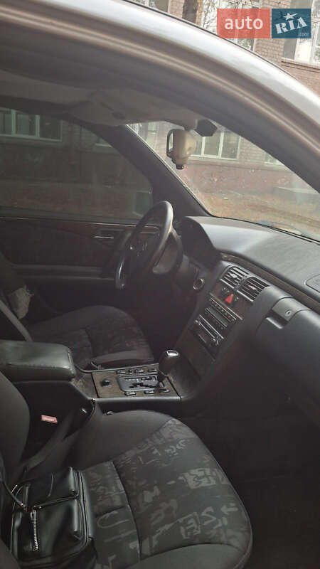 Седан Mercedes-Benz E-Class 1996 в Днепре
